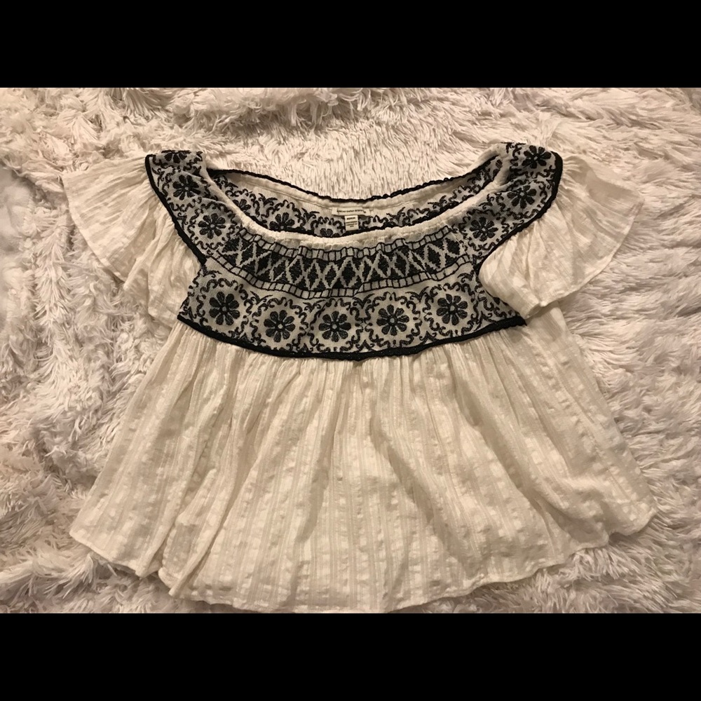 Ruffle sleeve linen embroidered top